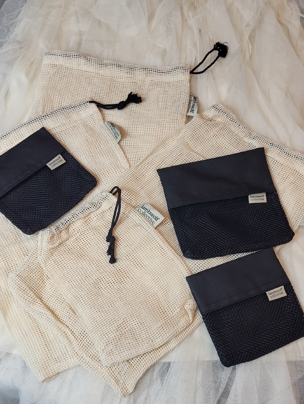 Lambswool Collective Reusable Mesh Bags - Black & Natural (3 black, 4 mesh)